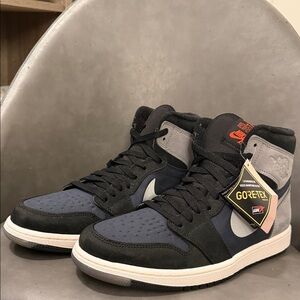 Jordan Men's Black and Blue Gore-Tex Sneakers